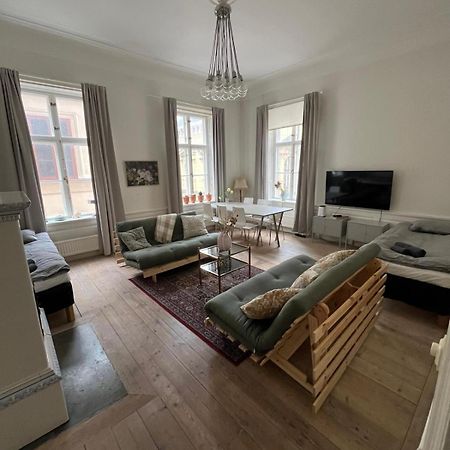 Home Inn Lng20 Stockholm Bagian luar foto