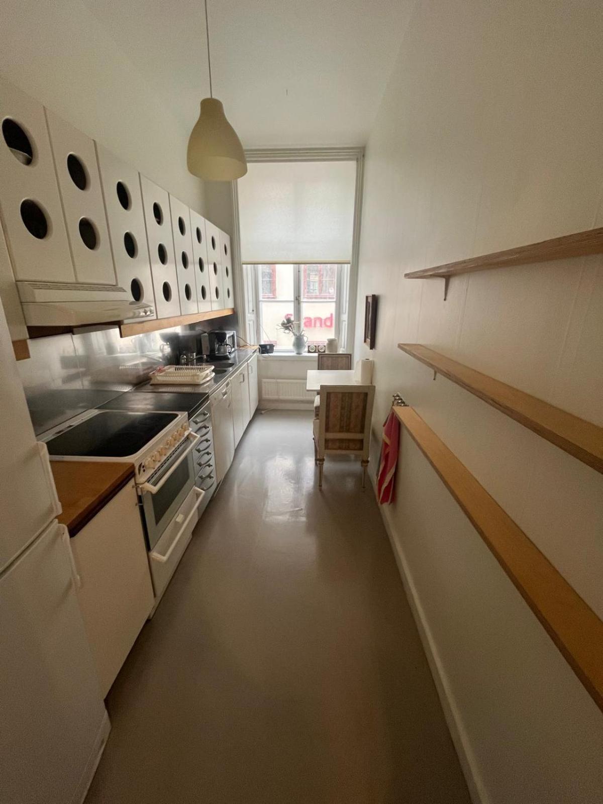 Home Inn Lng20 Stockholm Bagian luar foto